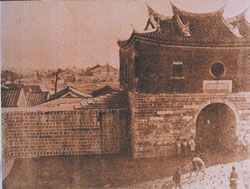 清代臺北北門一景，是目前唯一保存原貌的一級古蹟