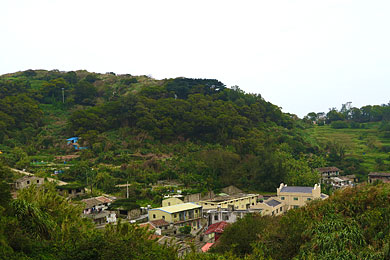 由莒光軍醫院鳥瞰整個田沃聚落，有濃濃的閩東味!