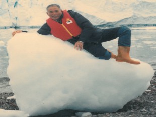 趙爺爺在北極冰天雪地中