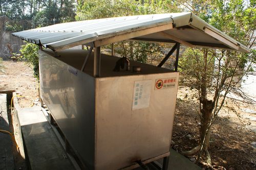 Outdoor diesel storage for power generator