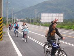 Visiting Li Yu Lake